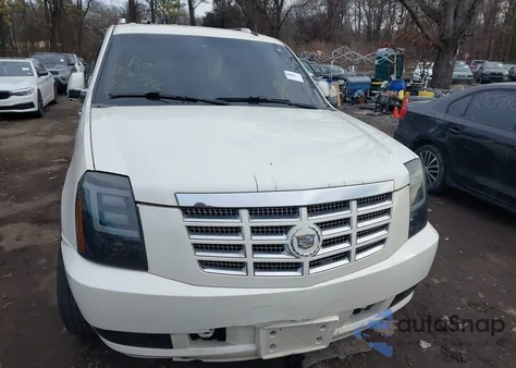 2008 Cadillac Escalade Standard z USA, uszkodzony, nr VIN 1GYFK63818R254391